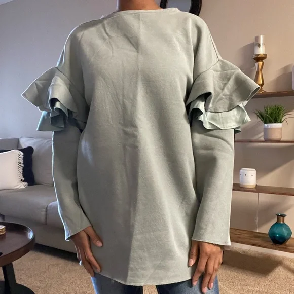 H&M Ruffled Sweater - Picture 2 of 4